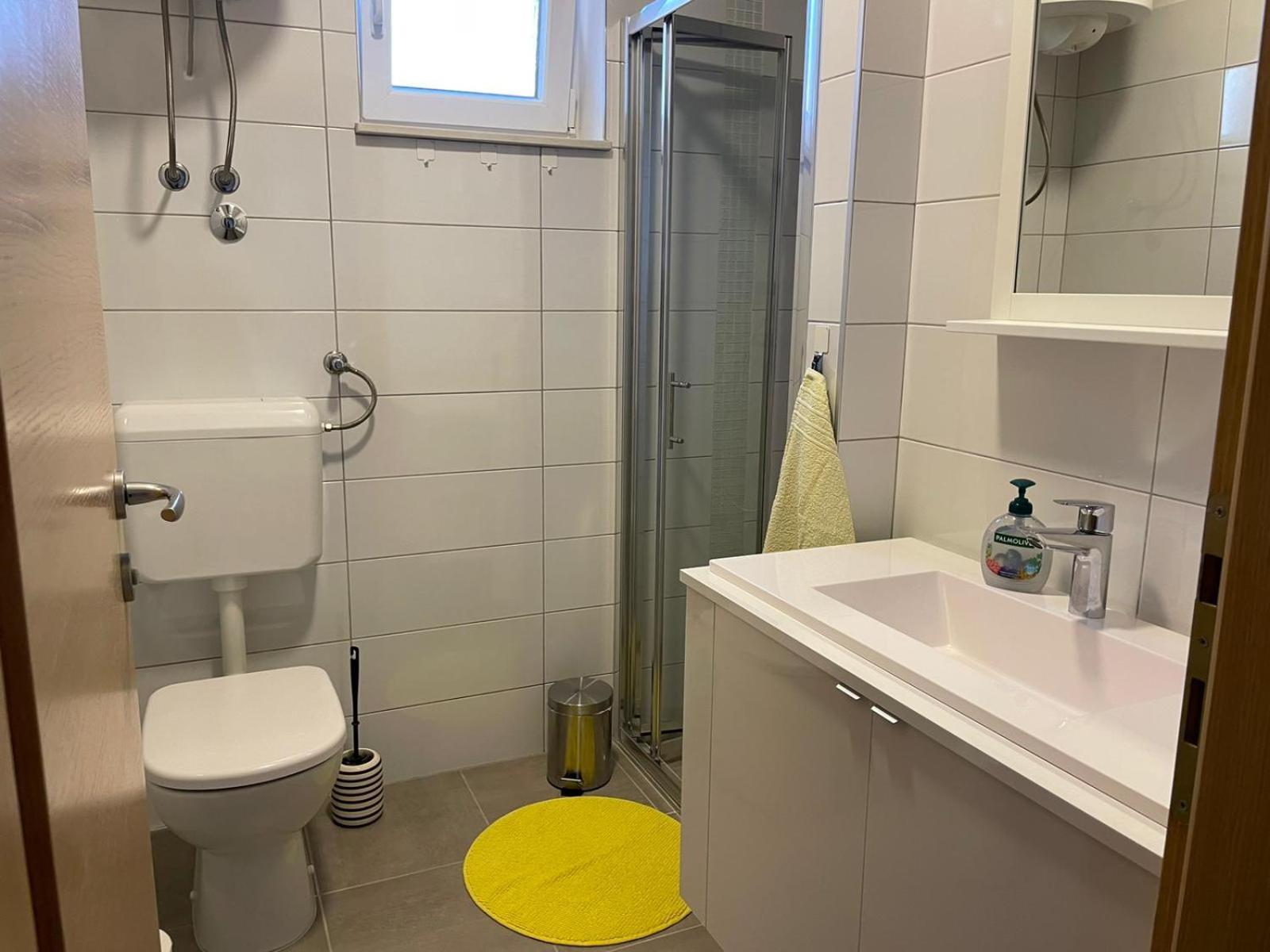 ביוגראד נה מורו Family Apartment B&B מראה חיצוני תמונה