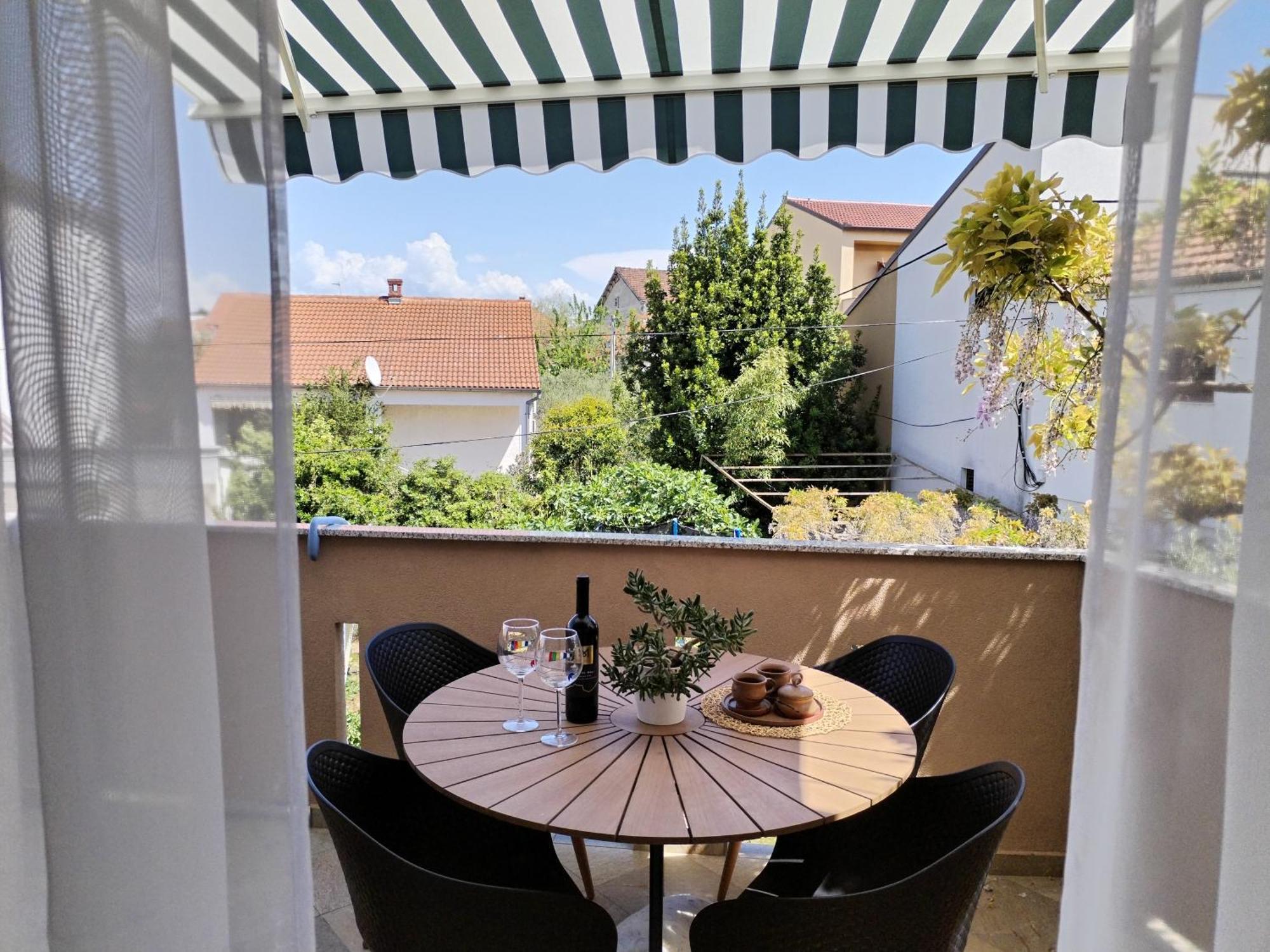 ביוגראד נה מורו Family Apartment B&B מראה חיצוני תמונה