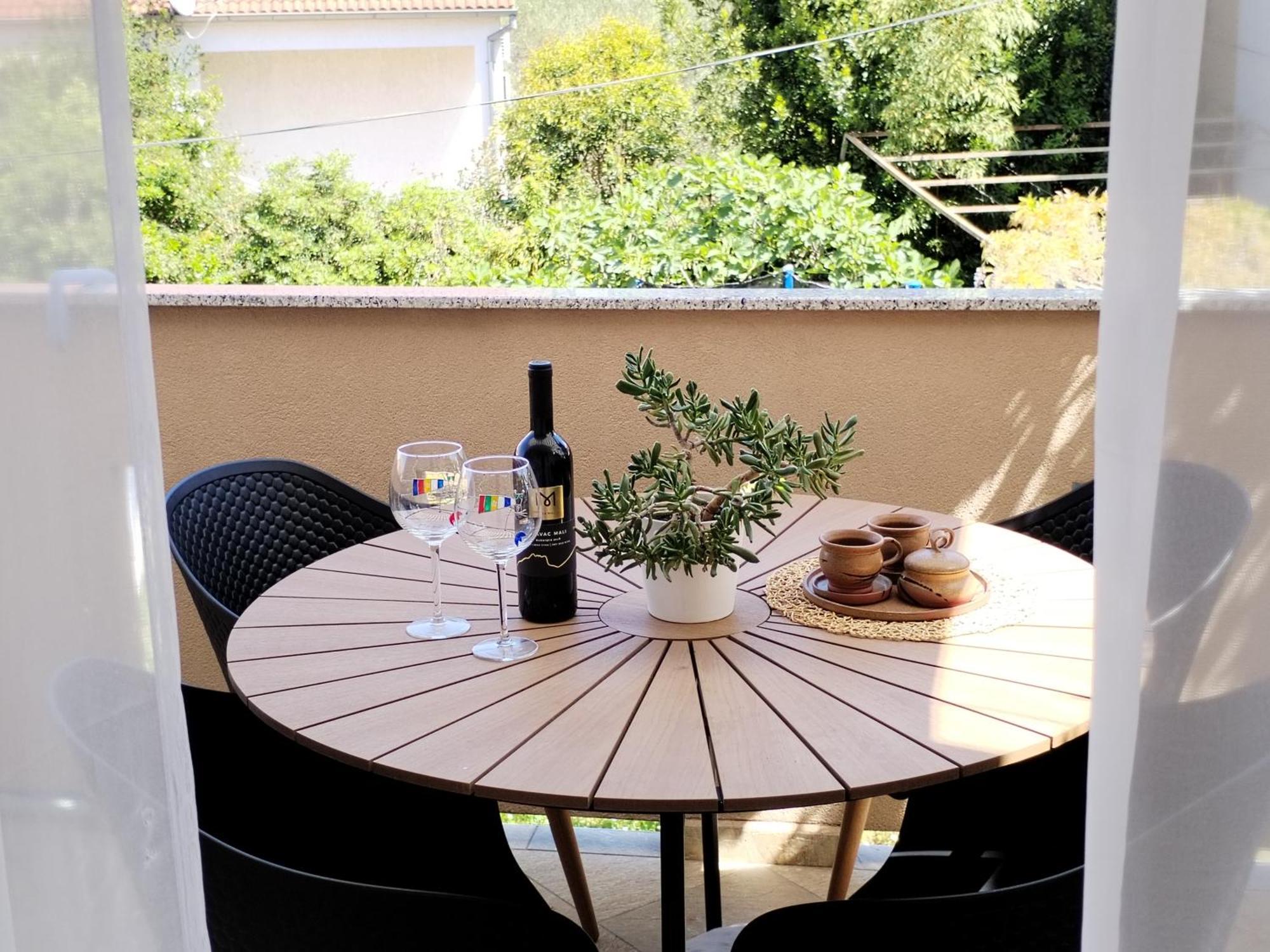ביוגראד נה מורו Family Apartment B&B מראה חיצוני תמונה